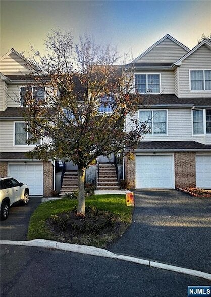 Building Photo - 302 Grand Ridge Dr Unit 302