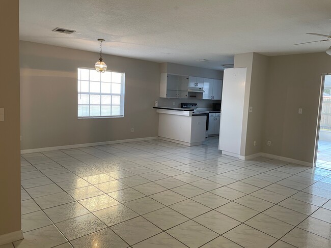 Photo - 3124 W Powhatan Ave