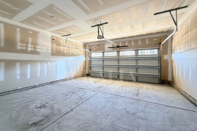 Photo - 645 Red River Dr