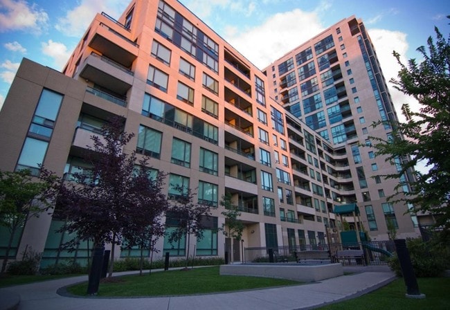 Building Photo - 220 Redpath Ave