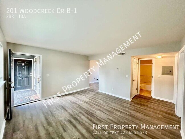 Photo - 201 Woodcreek Dr