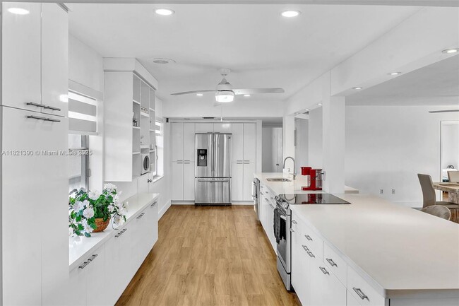 Building Photo - 1350 NE 191st St Rental