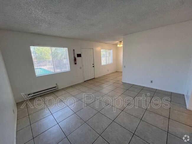 Building Photo - 556 E Chuckwalla Rd Unit 4 Rental