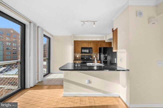 Photo - 631 D St NW Unidad 733
