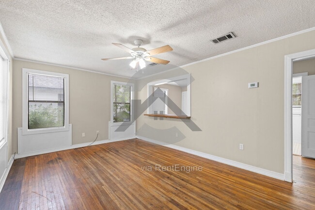 324 Mitchell St