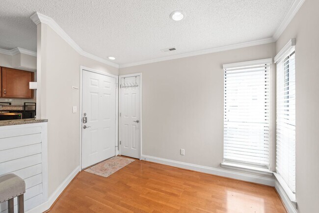 Photo - Beautiful Elizabeth Condo – Furnished or Unfurnished Options Available! Unit 22