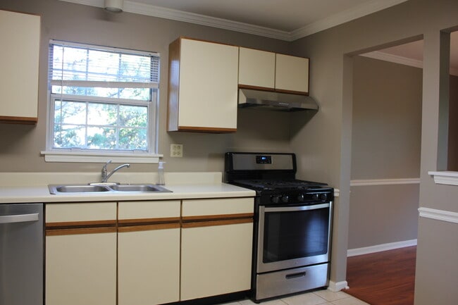 Photo - 1228 Bradwell Ln Unidad D