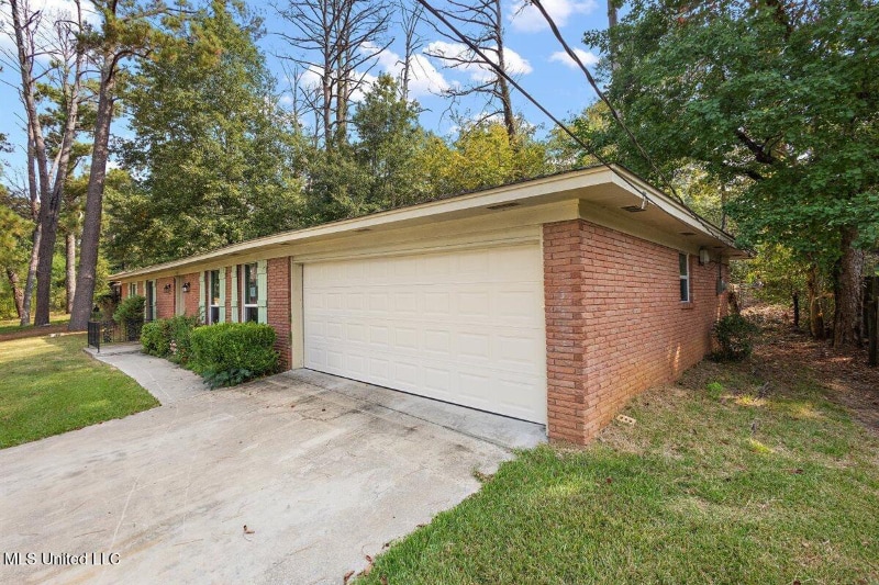 Photo - 1732 Southhaven Cir