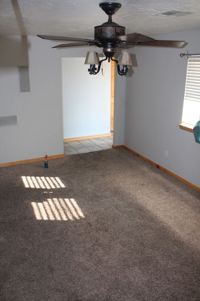 Photo - Huge Playroom - Family Room!