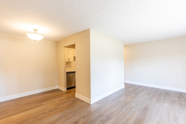 Jamestown Village Apartments