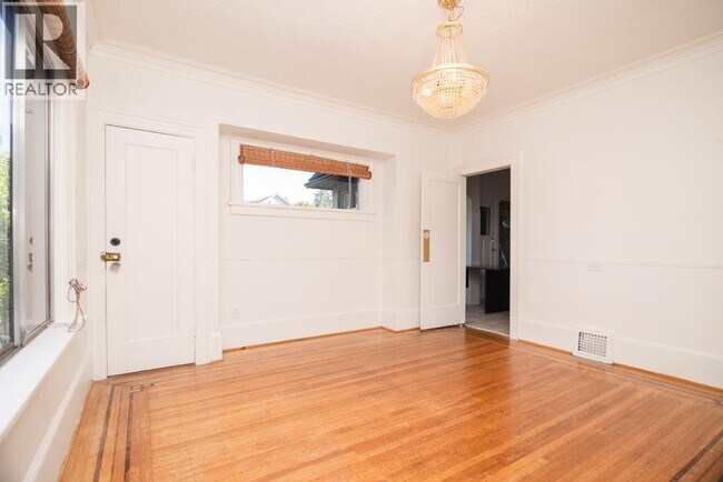 Photo - 16 Arbutus St