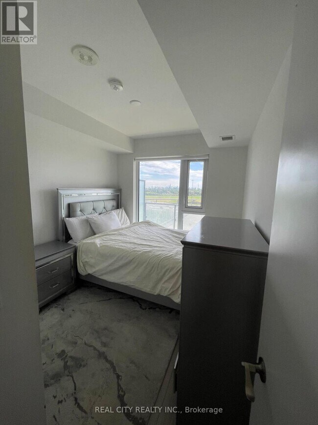 Photo - 8 Tippett Rd Unit 808