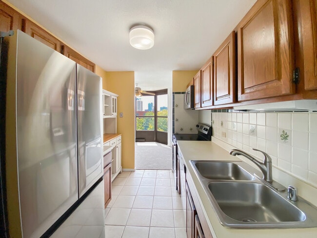 Photo - 901 S Plymouth Ct Unit 402