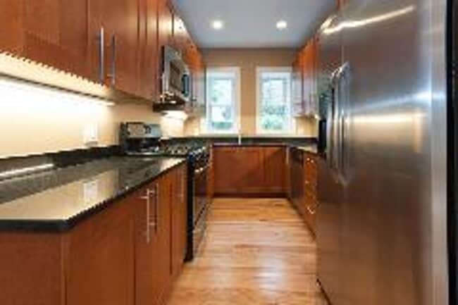 Building Photo - Stunning 4 Bed/2 Bath Right On The B Line! Short Walk To Cleveland Circle