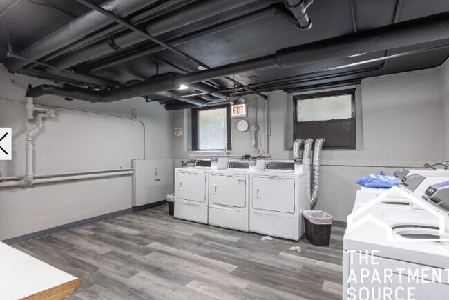 Photo - 711 W Belmont Ave Unit 3