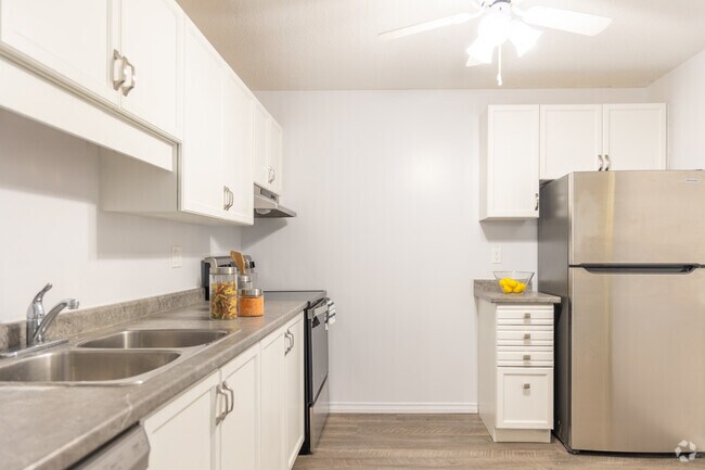 2BR, 2BA - 1230SF - Kitchen - Margaret Place