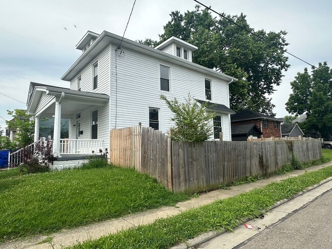 Photo - Beautiful Newly Renovated Home 4 BEDROOM 2 BATH