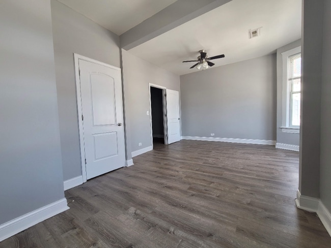 Photo - 7634 S Drexel Ave Unidad 2