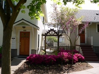 Photo - 350 NW Polk Ave Unit Garage Mahal