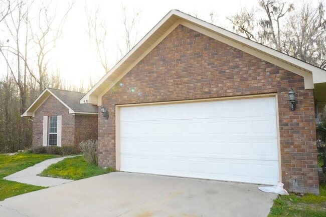 Photo - 438 Edgewater Dr