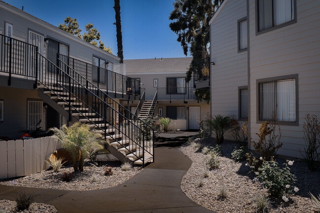 Photo - Parkway Village