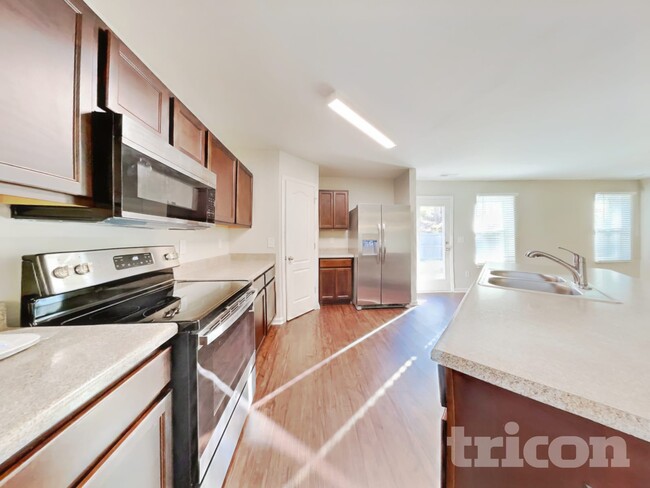 Photo - 226 Hallow Oak St