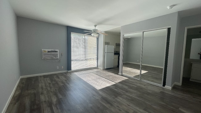 Photo - 7044 Hawthorn Ave Apartment Unit 214