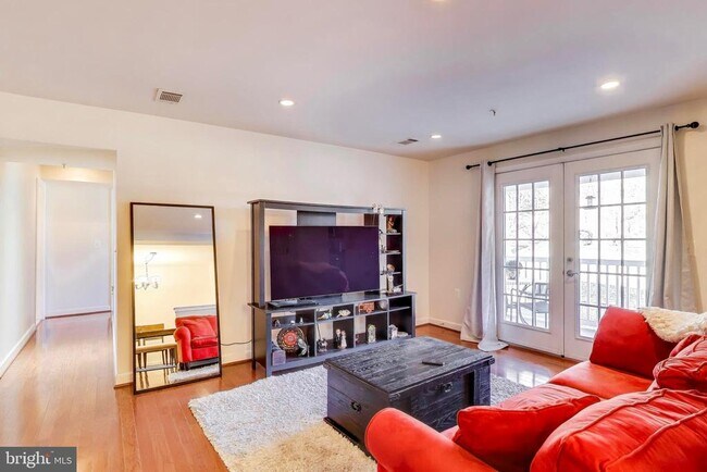 Photo - 4139 S Four Mile Run Dr Unit 304