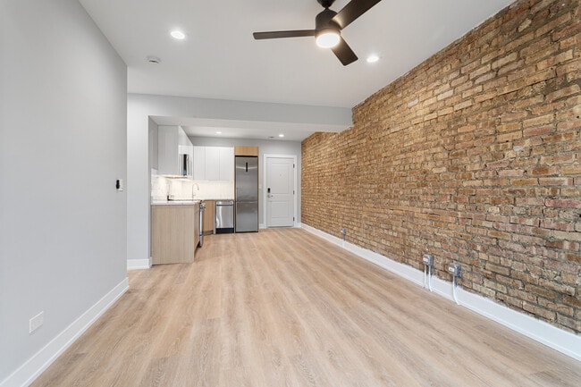 Photo - 1556 W Juneway Terrace Unit 1P