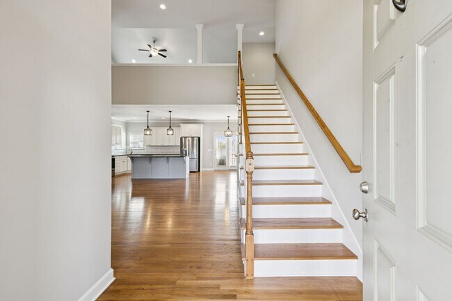 Photo - Welcome home to this beautifully maintaine...