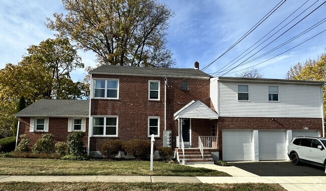 Building Photo - 19 Pershing Ave Unit 1 Rental