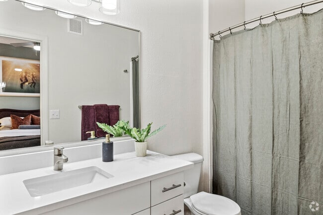 B1 - 2BR, 2BA - 953SF - Primary Bathroom