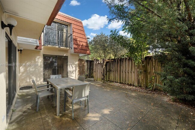 Photo - 713 NW 99th Cir