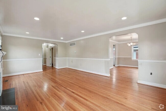 Building Photo - 4301 Ord St NE Rental
