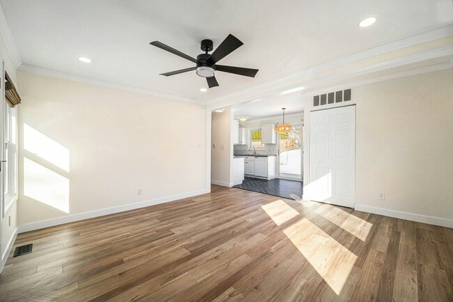 Building Photo - 1026 Gott St