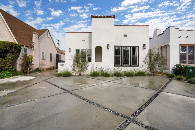 Photo - 3424 Edgehill Dr Unit 3424