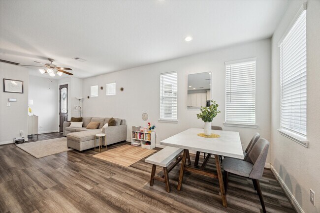 Photo - 9906 Brickhouse Dr