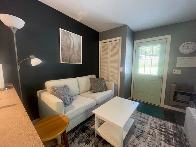 Photo - 186 Hilltop Ln Unit B