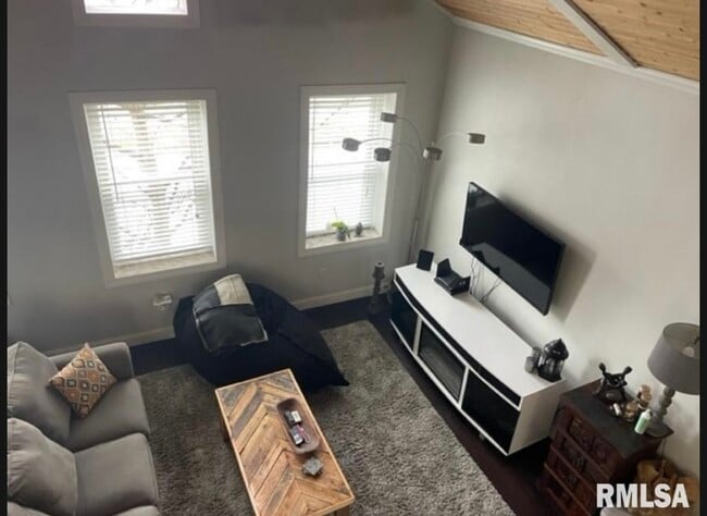 Photo - 835 Kentucky St