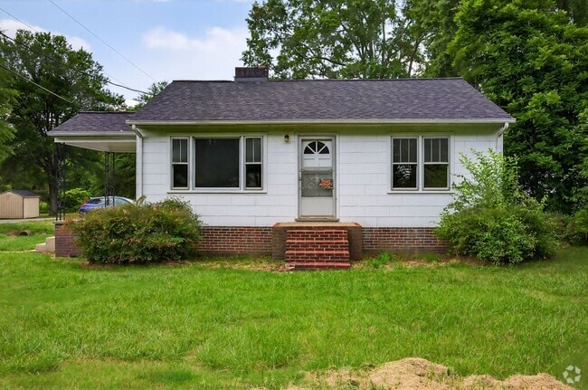Building Photo - 2 Bedroom, 1 Bathroom House in Madison!