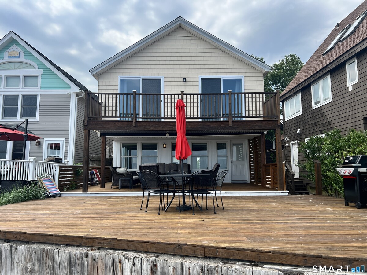 Photo - 989 Fairfield Beach Rd