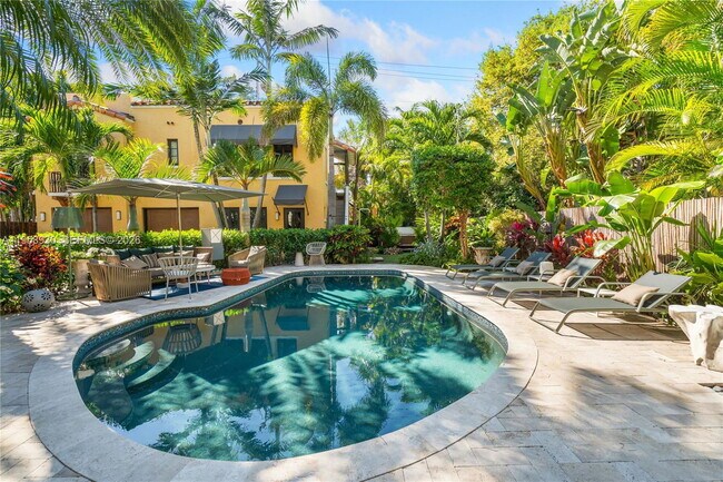 Photo - 2330 Prairie Ave