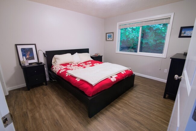 Dormitorio principal - 913 NE Lakewood Dr