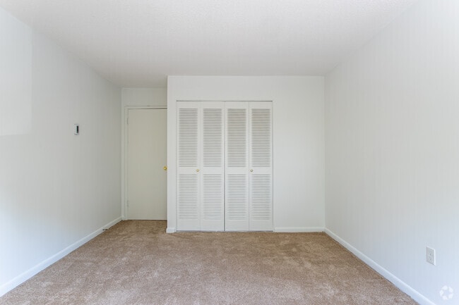 1 BR, 1 BA, - 672 SF