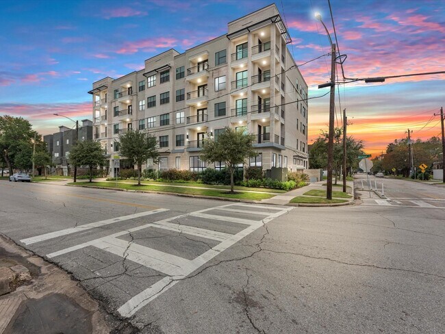 Photo - 1508 Blodgett St Unit 603