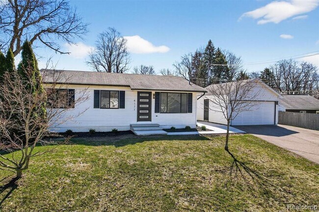 Photo - 4171 Mapleleaf Rd