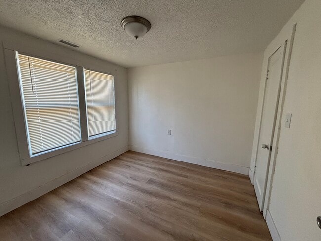 Photo - 634 W 14th Ave Unit 5