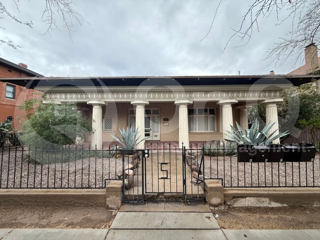 Building Photo - 324 S 6th Ave