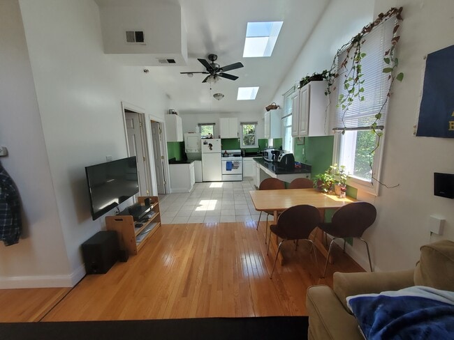 Photo - 4315 River Rd NW Unit Apt 5