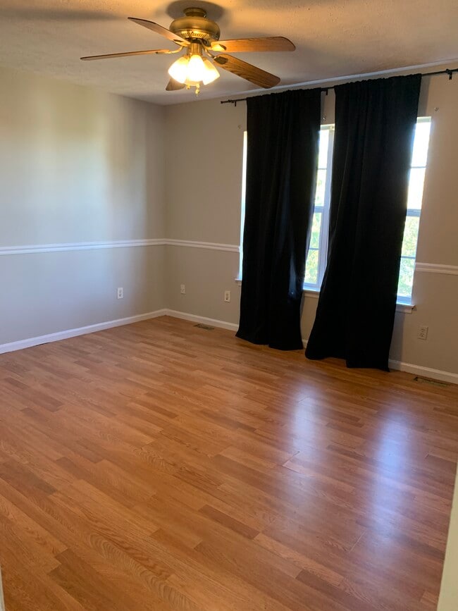 Photo - 115 Rough River Run